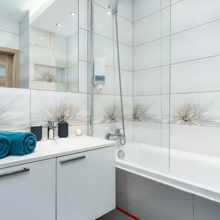 Elite Marine Cztery Oceany Гданьск