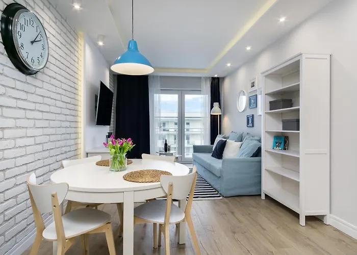 Elite Marine Cztery Oceany グダニスク